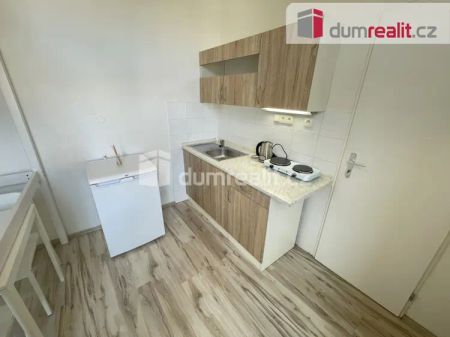 Pronájem bytu 1+kk 25 m - Fotografie 4
