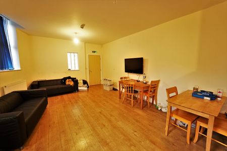 Flat 1, Old Nottingham Arms, NG7 3DN, NOTTINGHAM - Photo 4