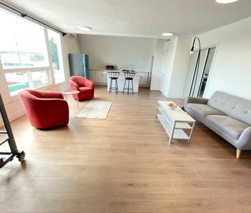 Renovated Loft in Mission Waterfront - Shop Available Below - Photo 1