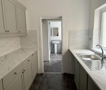 3 bedroom terraced house to rent - Photo 3