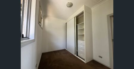 Located in a quiet and convenient location - Photo 2