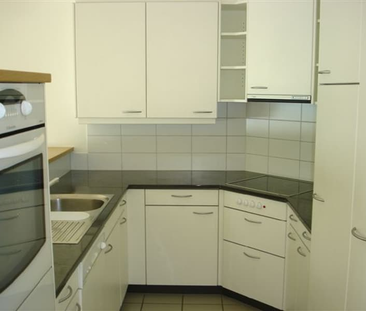 "Grosszügige 2.5-Zimmer-Wohnung in Zürich" - Photo 2