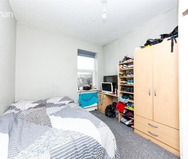 4 bedroom end of terrace house to rent - Photo 6