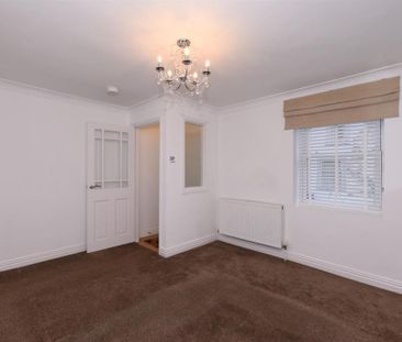 2 bedroom end of terrace house to rent - Photo 2