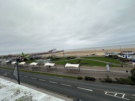 Marine Parade, Great Yarmouth - Photo 4