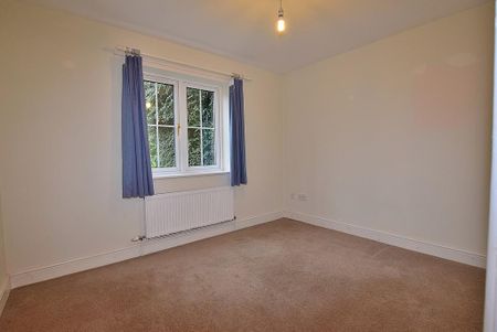 3 bedroom detached bungalow to rent - Photo 3