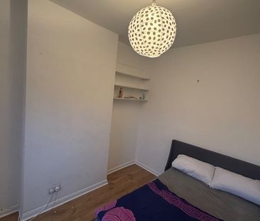 Room in a Shared Flat, Elmwood Road, CR0 - Photo 1