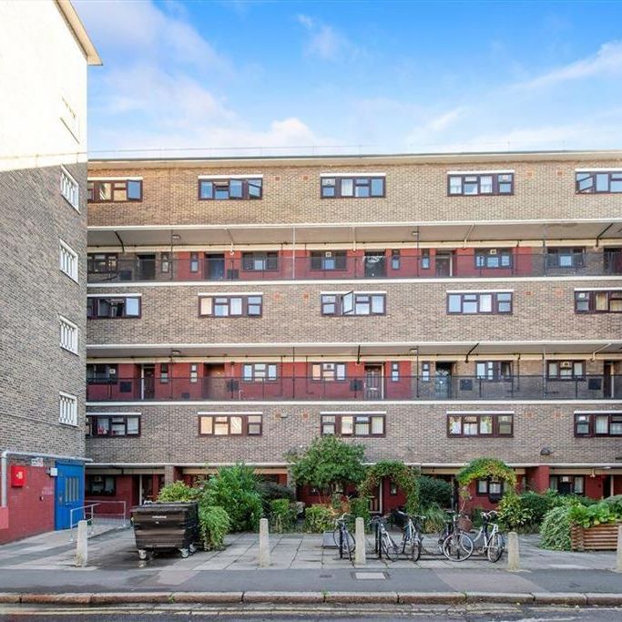 3 bedroom flat to rent - Photo 1