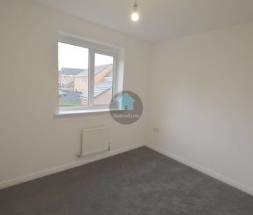 4 bedroom semi-detached house to rent - Photo 2