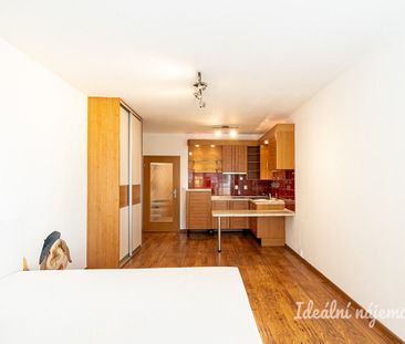 Pronájem bytu 1+kk 28 m² - Photo 2