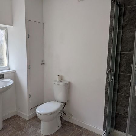 Flat 1, John Street, Llanelli, SA15 1UH - Photo 4