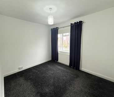 3 bedroom end of terrace house to rent - Photo 4