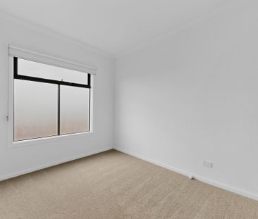 4 Jandakot Walk, Point Cook VIC 3030 - House For Rent | Domain - Photo 2