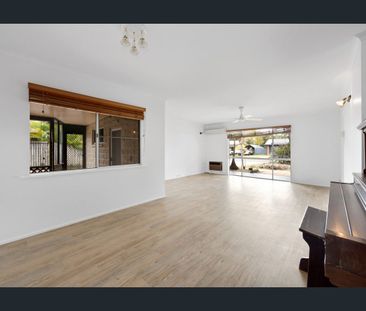 Large Home with a Pool - Photo 3