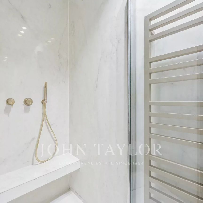 Appartement à louer Paris 8Ème - Faubourg-Du-Roule, Paris Rive Droite, France3 550 EUR / Mois - Photo 1