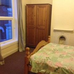 To Let 4 Bed House – between Newland Ave / Bev Rd HU5 - Photo 1