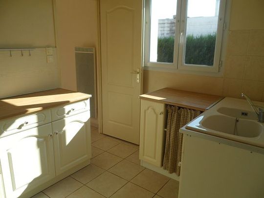 A LOUER - Maison de 2006 - 94.30m² avec jardin et garage - Photo 1