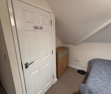 Room in a Shared House, Dryleaze Road, BS16 - Photo 4