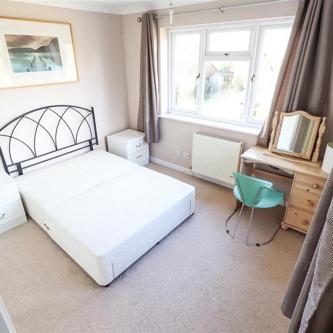 5 bedroom detached house to rent - Photo 1