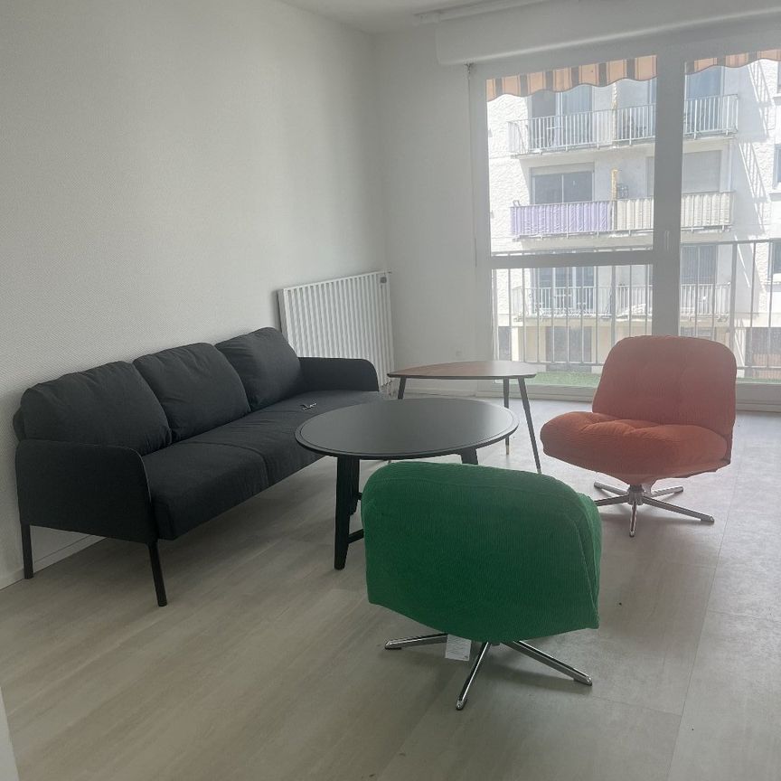 Location Appartement 4 pièces 82m² PESSAC 33600 - Photo 1