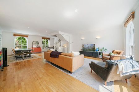 4 bedroom townhouse to rent - Photo 2