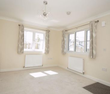 2 bedroom semi-detached house to rent - Photo 2