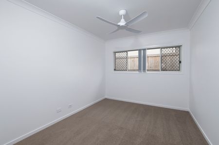 Modern Family Living - Photo 3