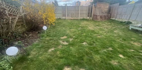 Keats Avenue, Scunthorpe - Photo 2