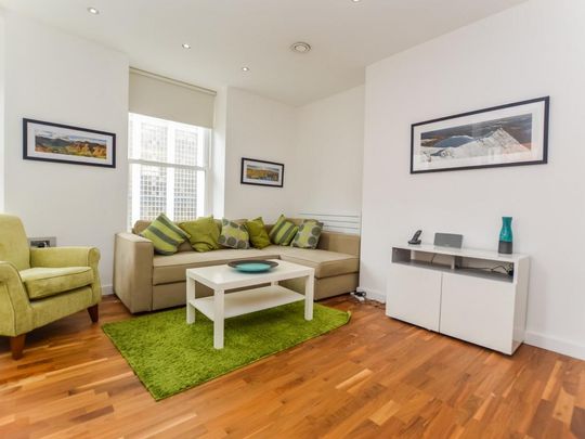 2 bedroom flat to rent - Photo 1