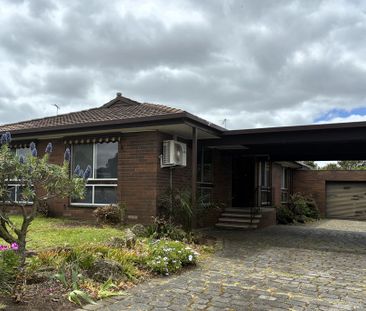 THREE BEDROOM FAMILY HOME - Photo 1