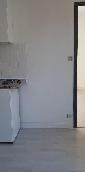 Location Appartement 1 pièce 25m² ANGOULEME 16000 - Photo 2