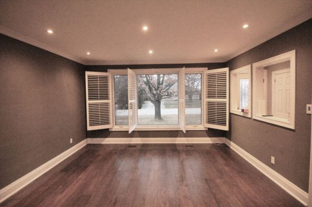 For Lease - 382 Walton Street, Oakville, Ontario - Photo 1