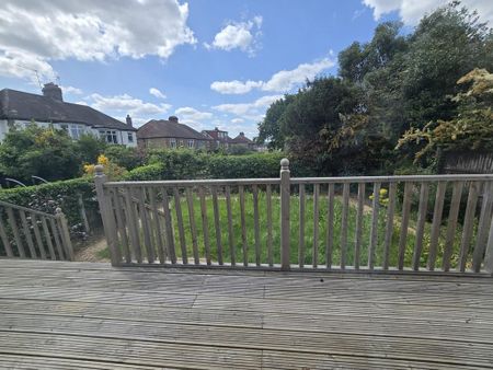 4 bedroom semi-detached house to rent - Photo 2