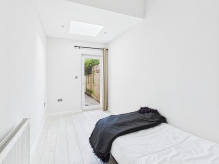 3 bedroom maisonette to rent - Photo 5