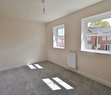 2 bedroom townhouse to rent - Photo 4