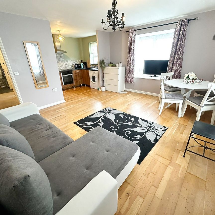 Goresbrook Road, Dagenham, RM9 - Photo 1