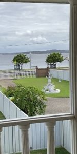 Well-Presented 2-Bedroom Unit With Lake Views - Photo 4