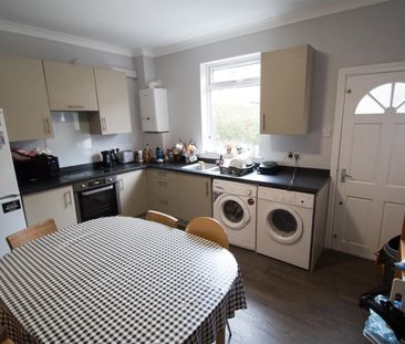 4 bedroom terraced house to rent - Photo 4