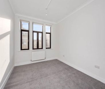 3 bedroom flat to rent - Photo 3