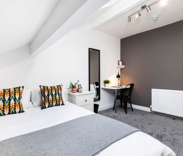 4 bedroom flat to rent - Photo 4