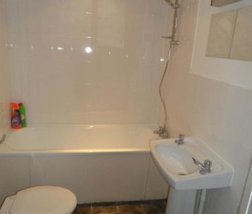 1 bedroom ground floor flat to rent - Photo 5