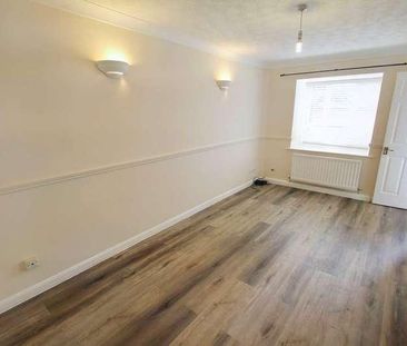 Far Furlong Close, Hawkslade, HP21 - Photo 1