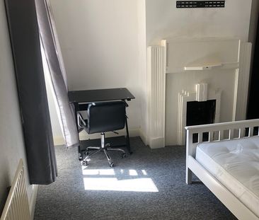 Room in a Shared House, Portland Road, BN3 - Photo 3