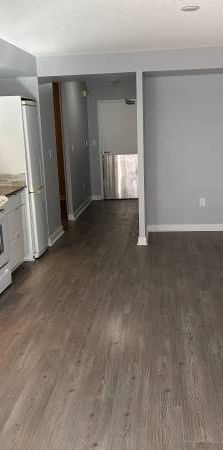 1 Bed + 1 Bed/Den Condo with Parking/Locker Incl - Photo 1