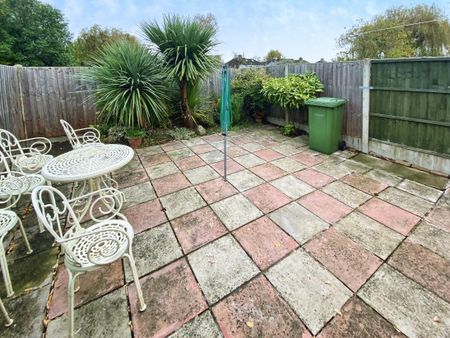 Corbets Tey Road, Upminster, RM14 - Photo 4