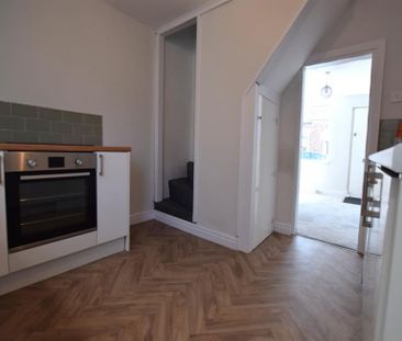 2 Bedroom Terraced To Let - Photo 3