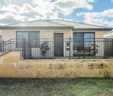 BREAK LEASE - Modern Family Comfort in a Prime Southern River Location - Photo 4