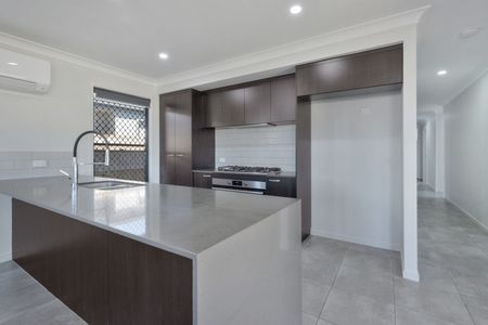 Modern Home Designed for Lifestyle & Community in Plantation Palms! - Photo 2