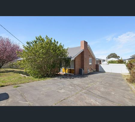 60 Francis Avenue, Karrinyup, WA 6018 - Photo 5