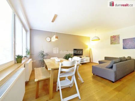 Moderní a zrekonstruovaný byt 3+1 s lodžií v ulici Dykova, Mělník - Фото 2